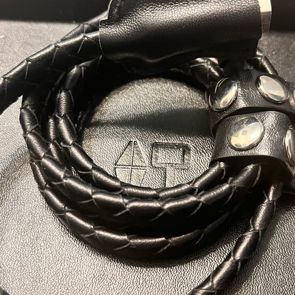 Kyte Key Whip 1 Meter long leather Charge Sync Cable Micro USB Valet Tray - Picture 4 of 9